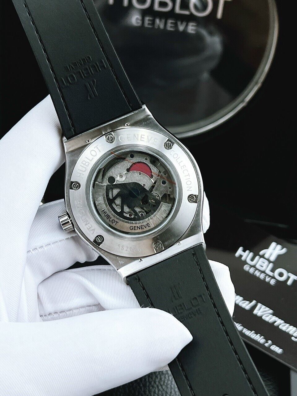 Đồng hồ nam Hublot viền đá size 42mm