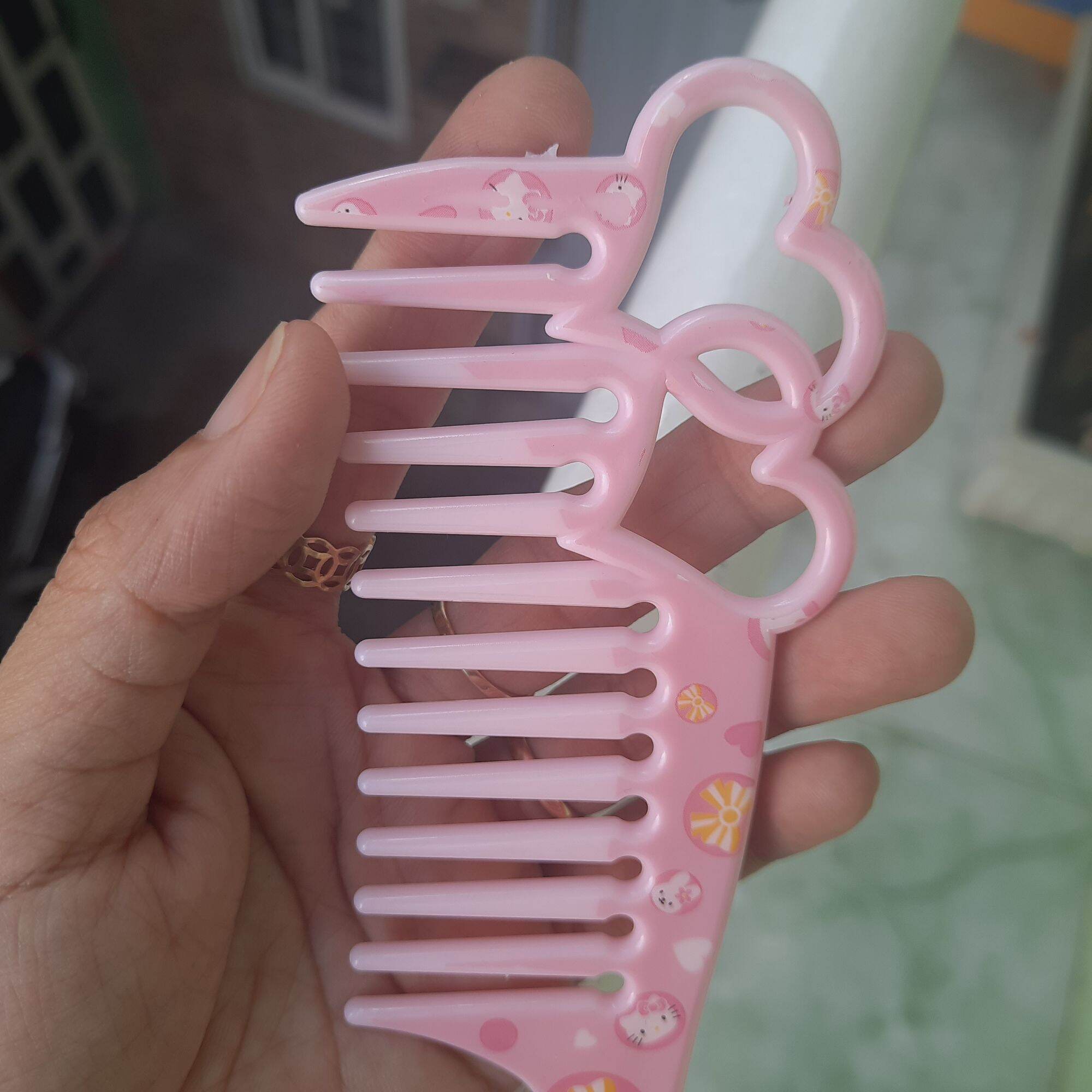Lược thưa chải tóc Kitty 2 trái tim màu hồng dễ thương