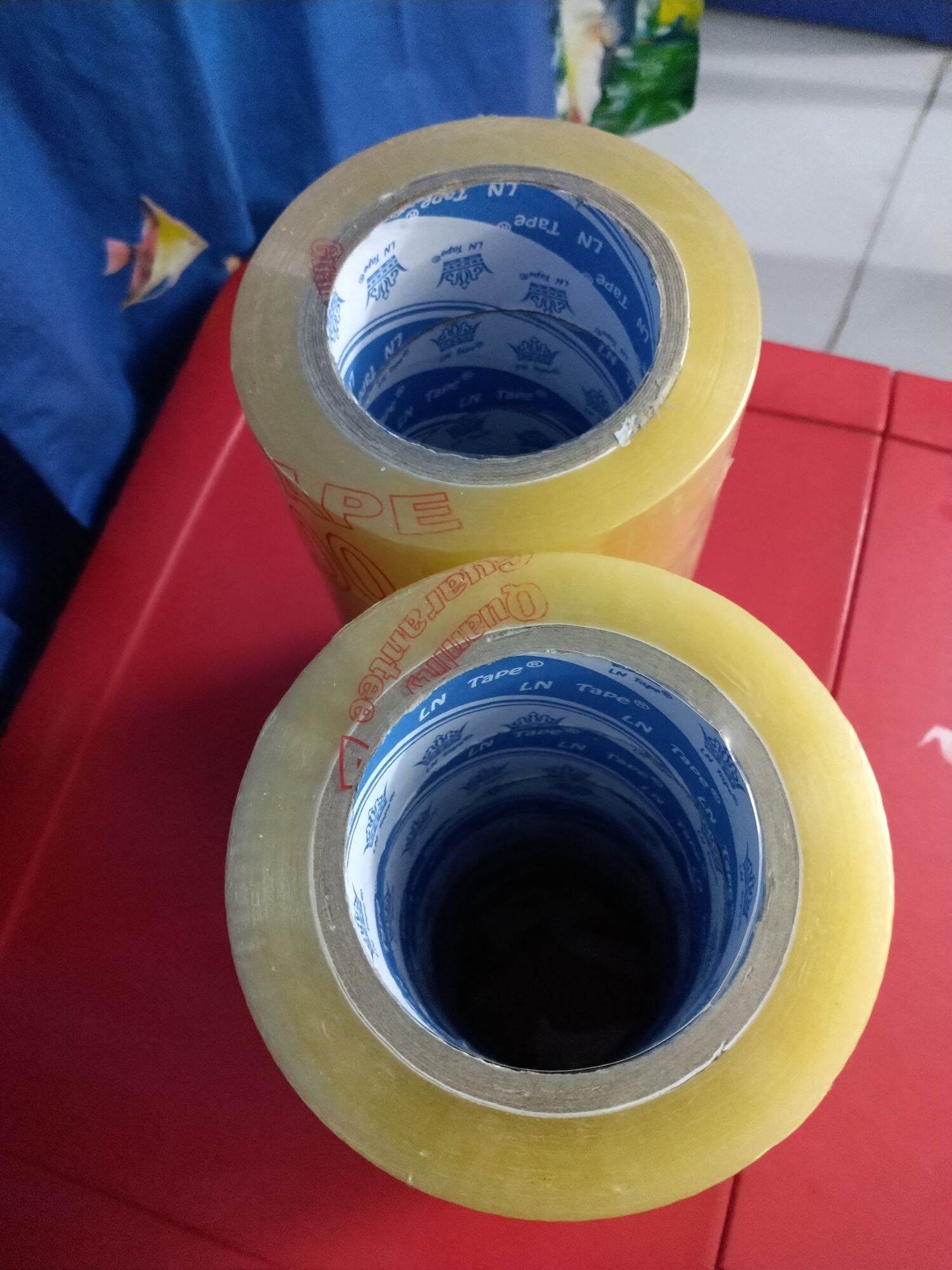 1 cuộn băng keo trong 200 yard
