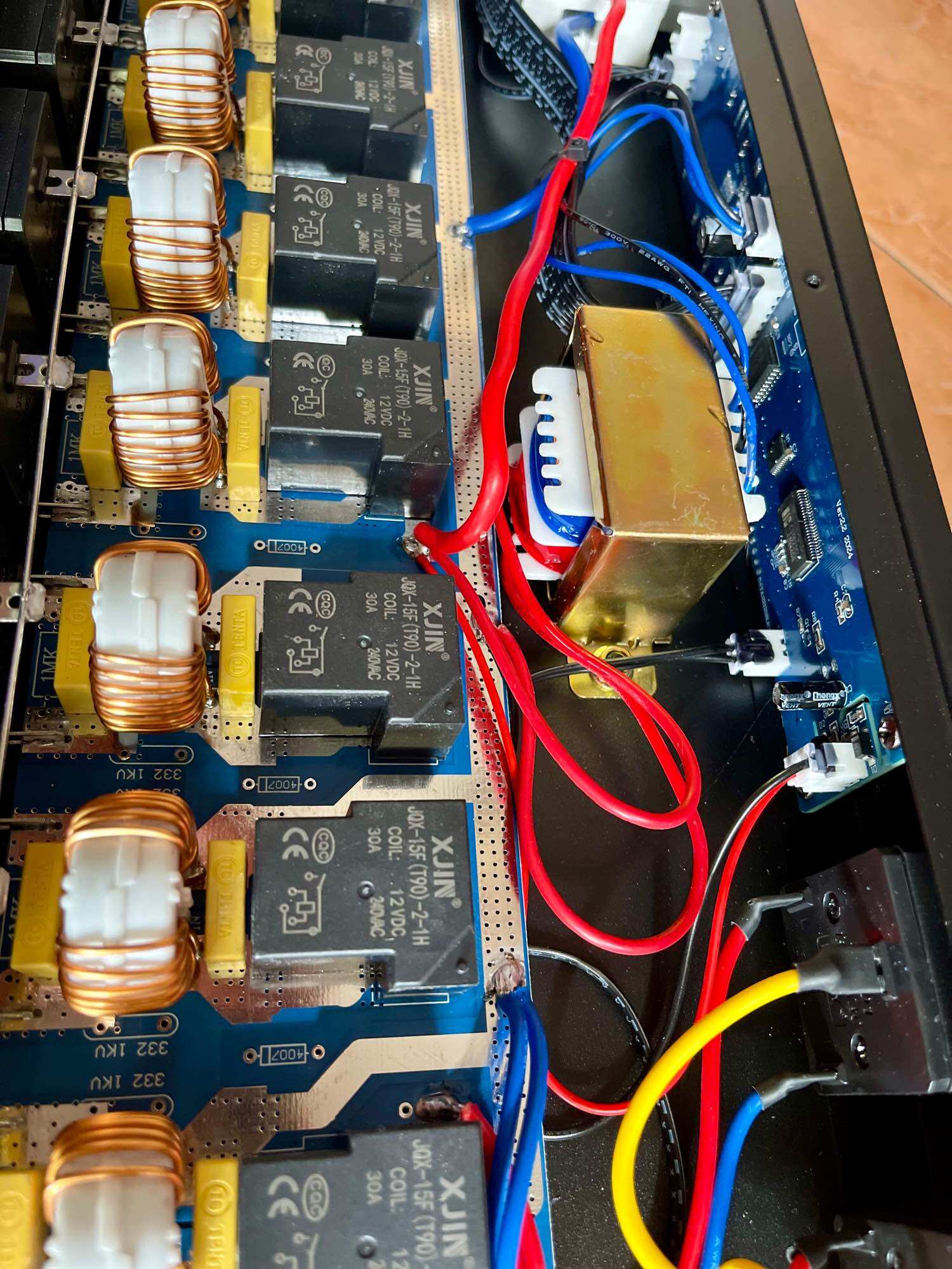 Quản lý nguồn dbx 1038 plus có lọc nhiễu