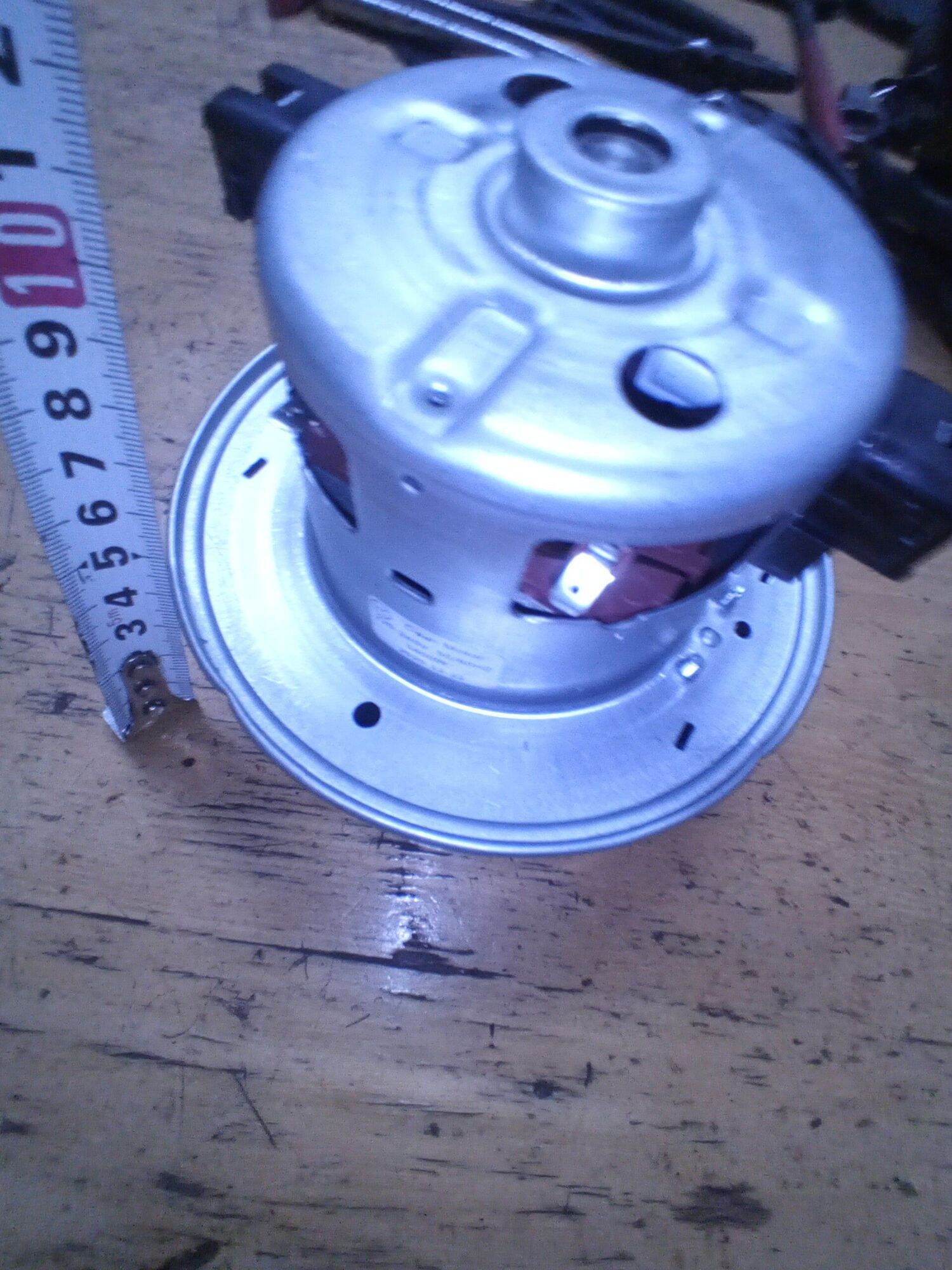 Mo to may hut bui 1400w bau 13.5cm