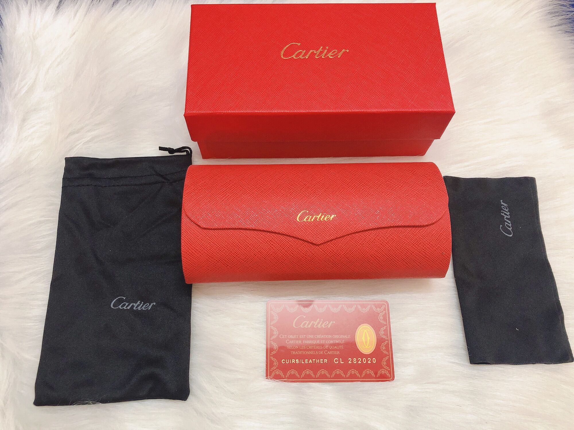 Hộp Đựng Kính Cartier