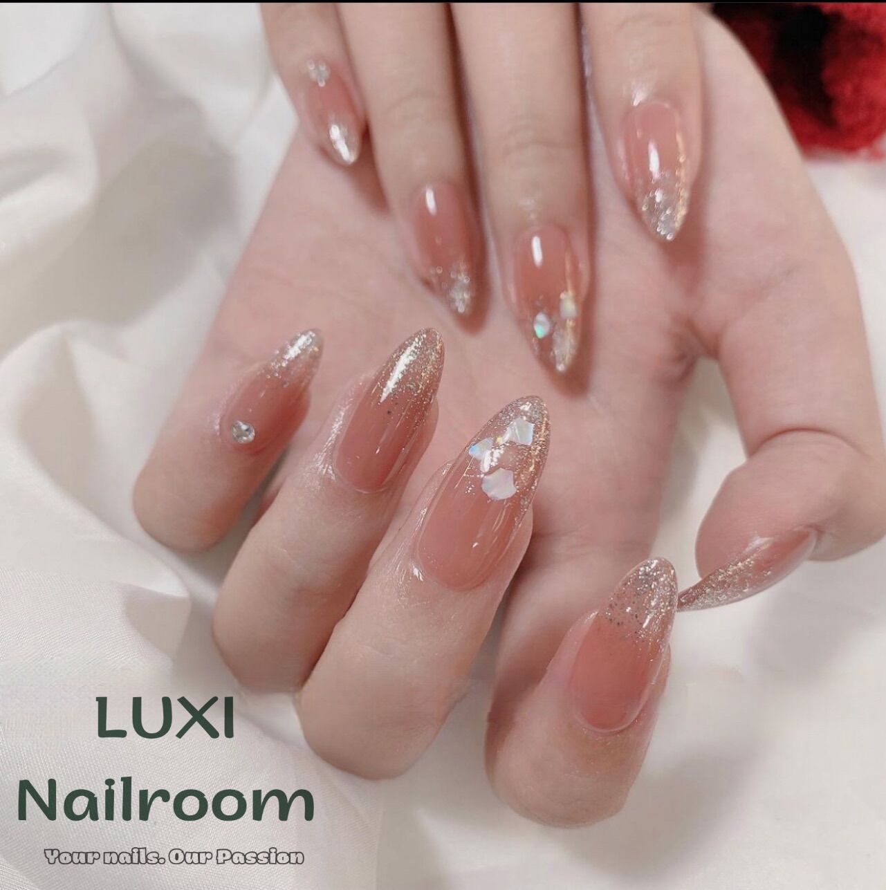 Nailbox - móng úp thiết kế thủ công mẫu thạch ẩn xà cừ kim tuyến