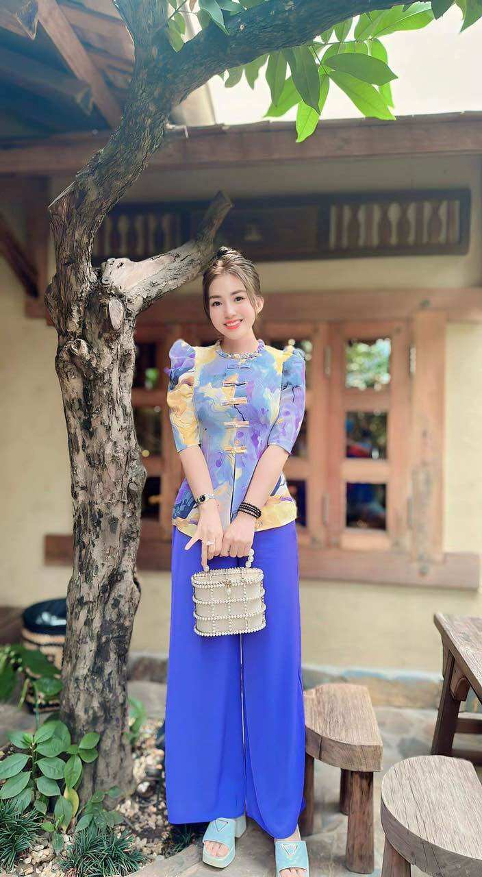 BỘ ÁO BÀ BA CỔ BÍNH TAY PHỒNG NỮ