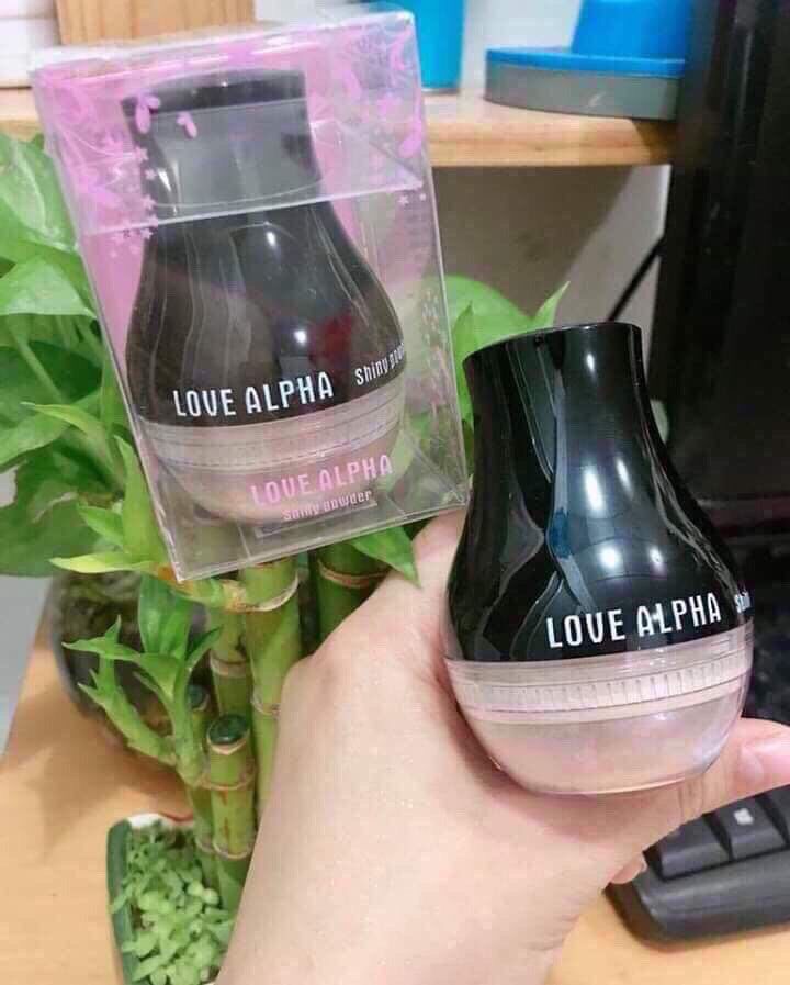 Phấn phủ bột kiềm dầu Love Alpha có ánh nhũ kim tuyến bắt sáng 5% GIẢM
