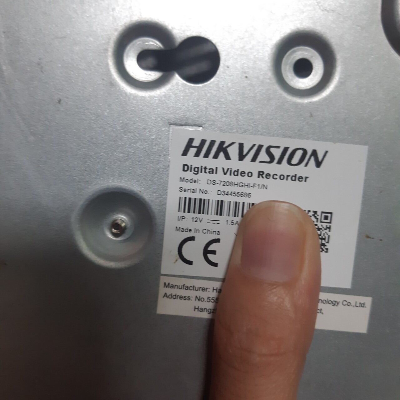 Đầu ghi hikvision 8 kênh 7208hghi-f1/n cũ hỗ trợ 8 camera analog và 2 camera ip.