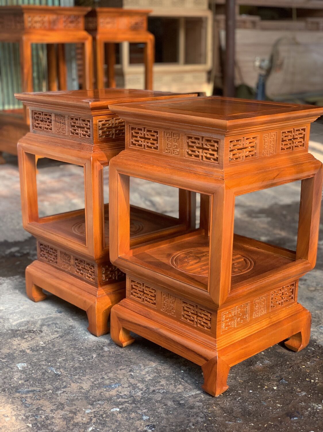 Đôn đèn gỗ gõ cao 60 mặt 35.