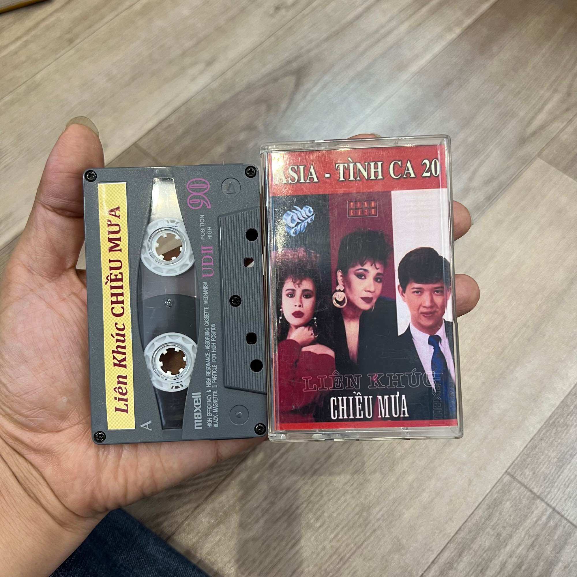 Băng cassette Liên khúc chiều mưa