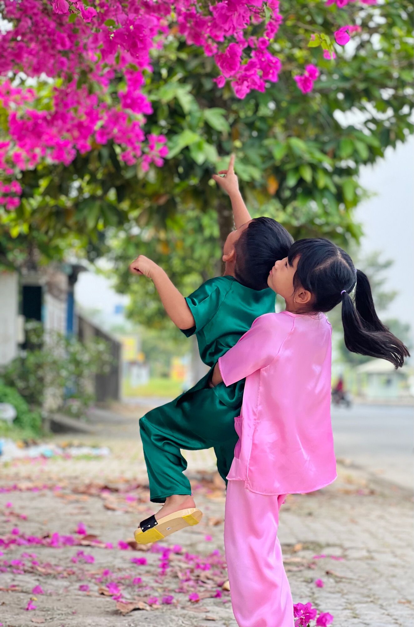 Bộ Bà Ba Trẻ Em Ngắn Tay + Tặng Khăn Rằn