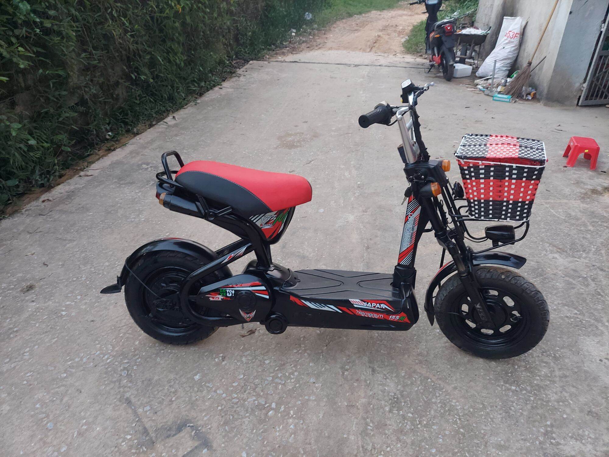 Xe đạp điện m133 động cơ nguyên bản IC nguyên bản xe đầy đủ chức năng sạc phụ kiện theo xe đầy đủ đã bảo dưỡng đã xe đầy đủ chức năng bình sạc phụ kiện theo xe đầy đủ chỉ vực đi đôi mọi chi tiết 097 185 3323