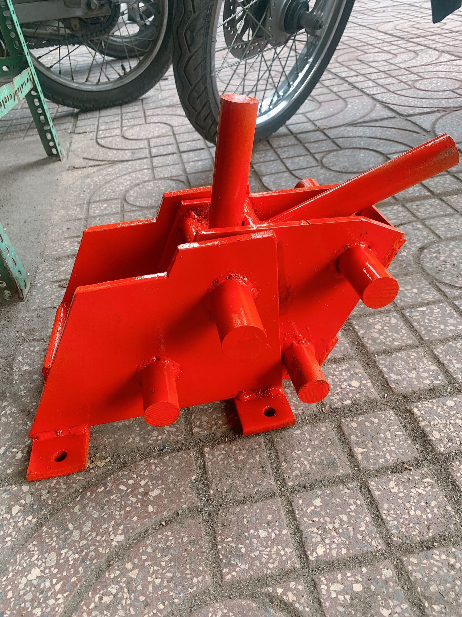 Vam bàn bẻ sắt D25, hàng dày, chắc chắn, bẻ nhẹ nhàng