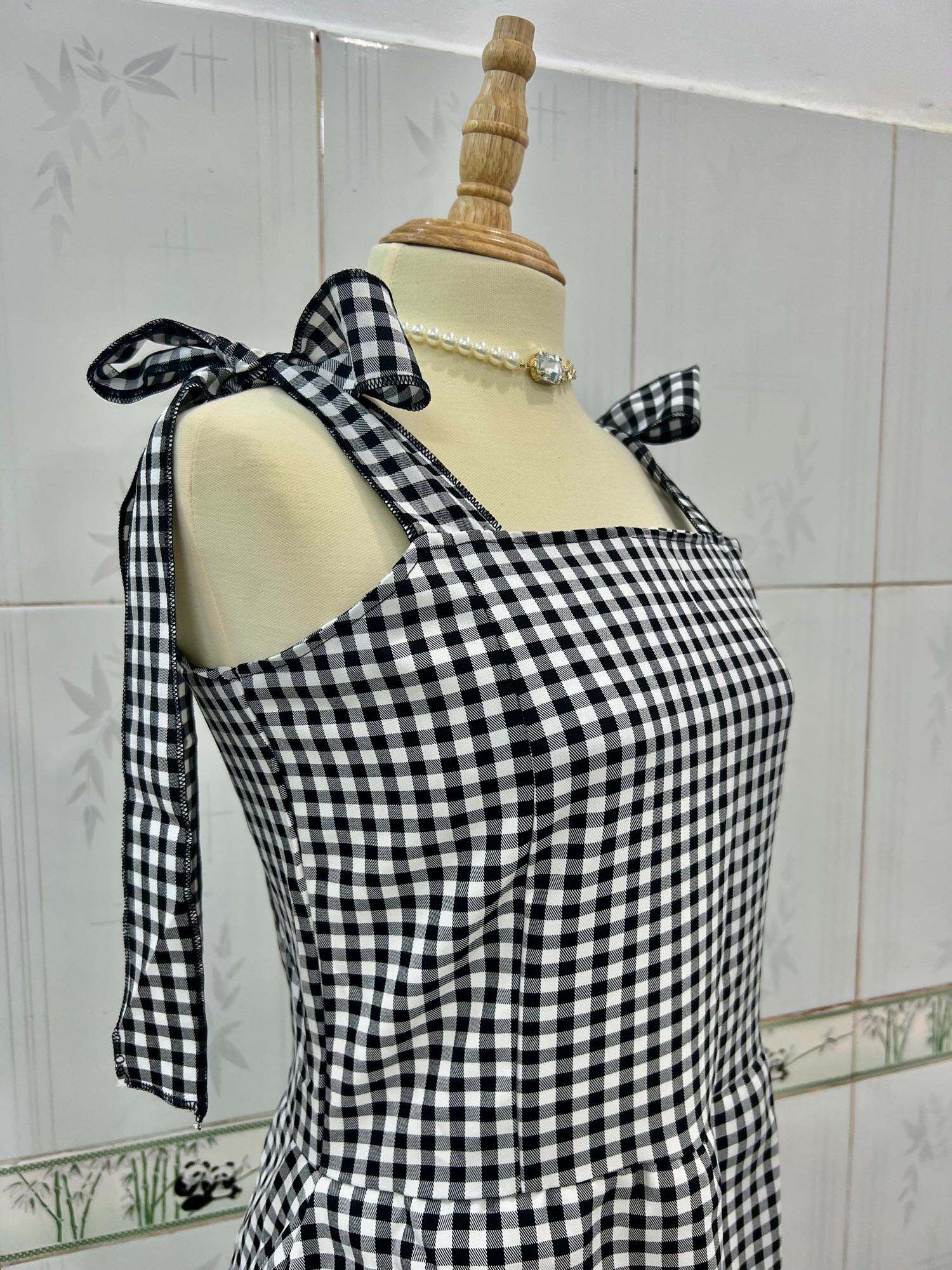 Váy đầm dáng xòe caro 2 dây bèo tầng