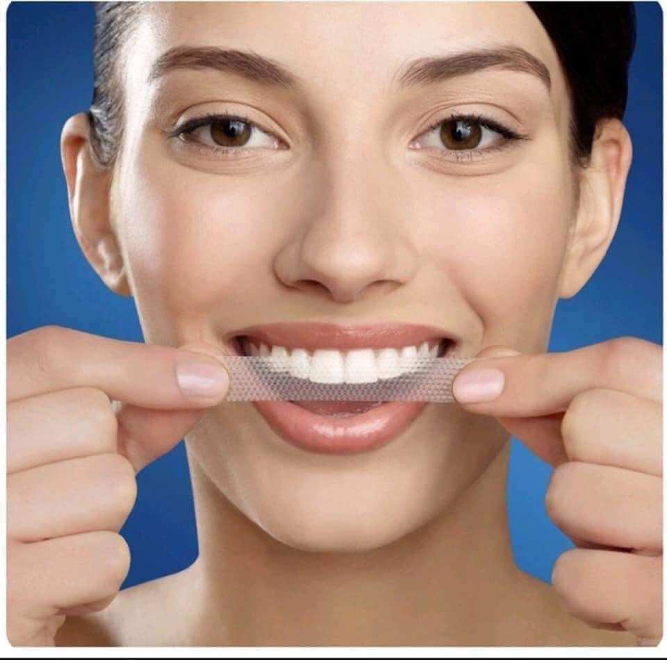 Oralb 3D White Whitestrips Teeth Whitening Strips (1 Box of 14 Pairs)
