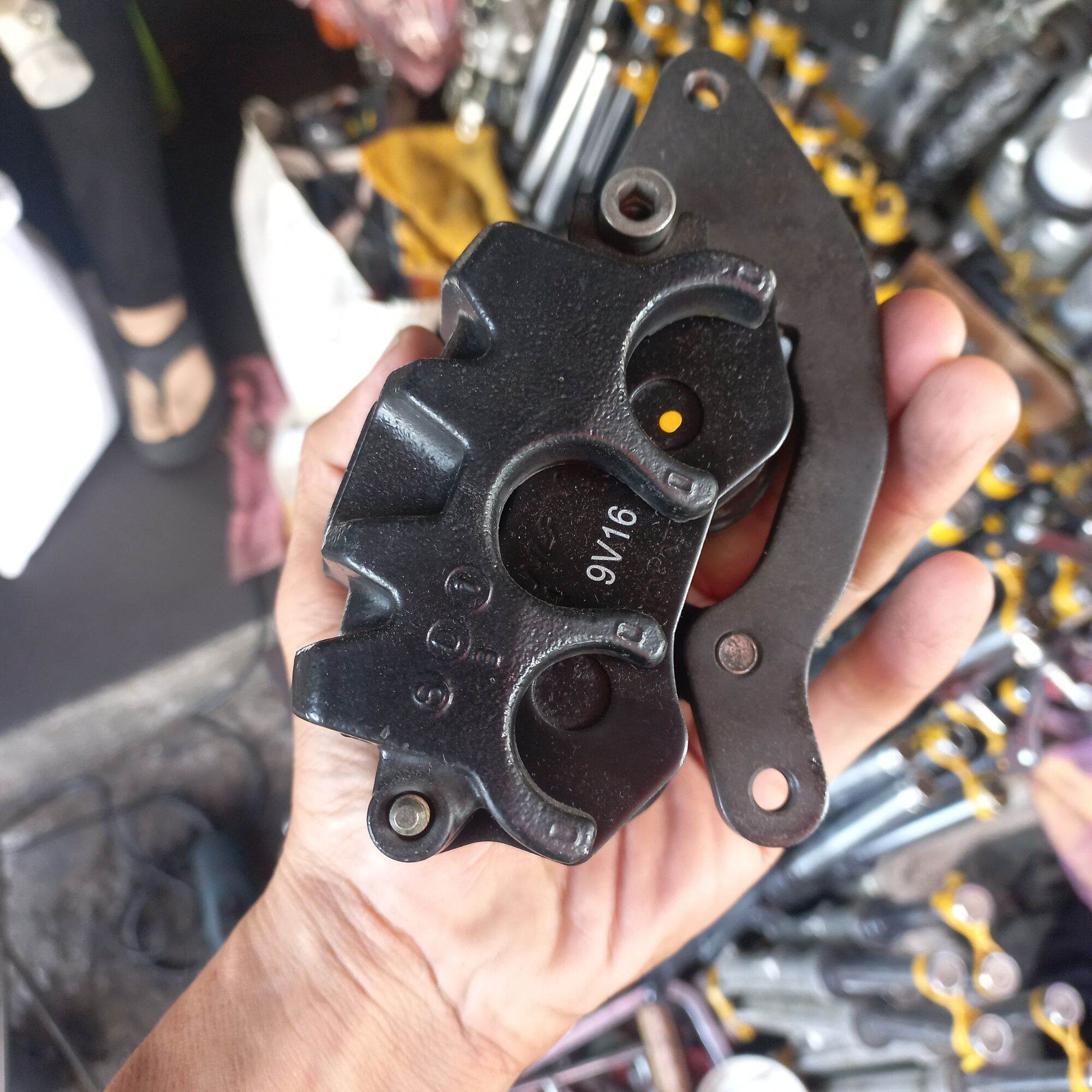 Heo dầu Trước Pcx , Heo dầu Trước shmode mới 98%
