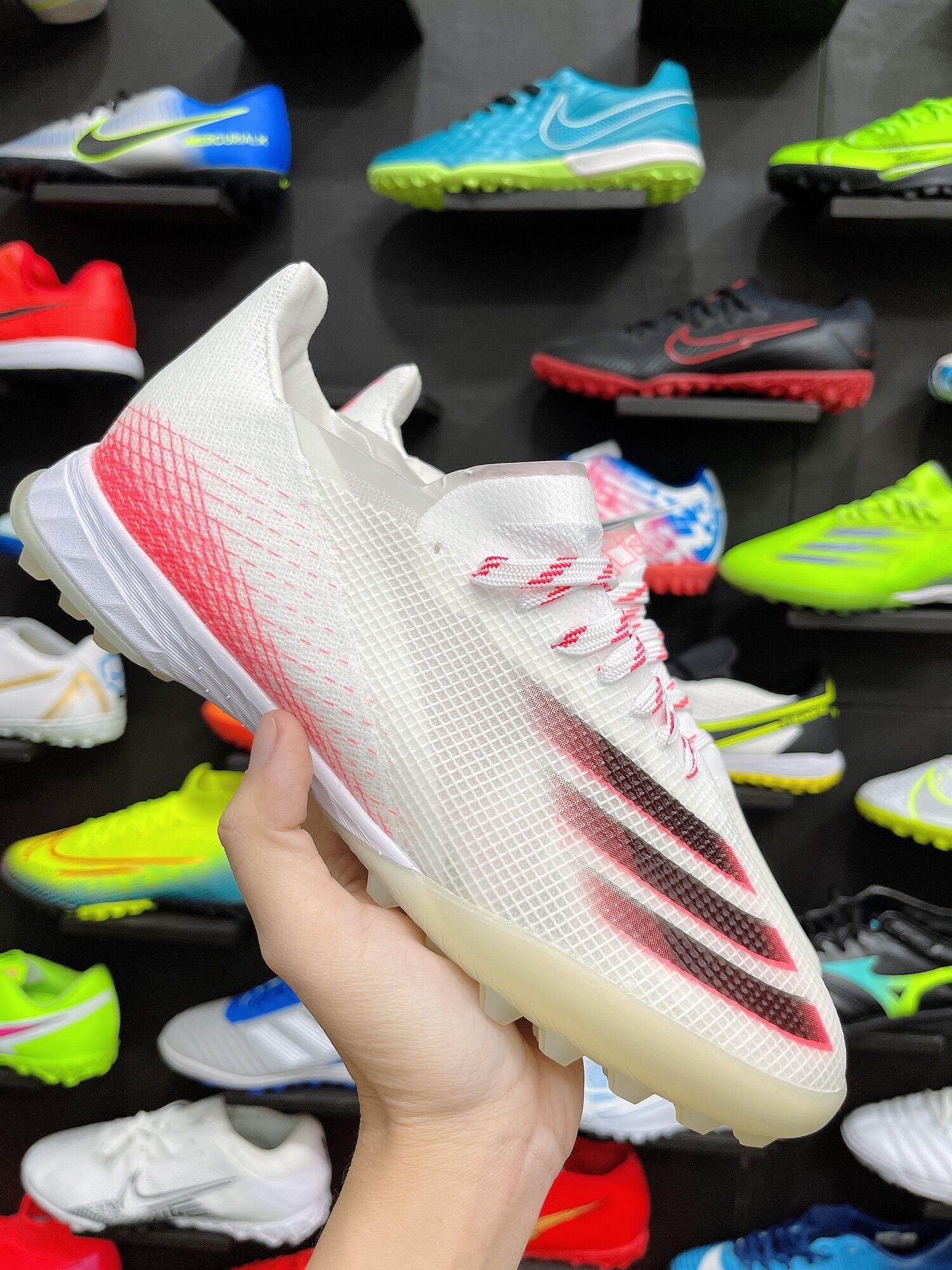 Giày đá bóng XGHOST 20.1 hồng trắng