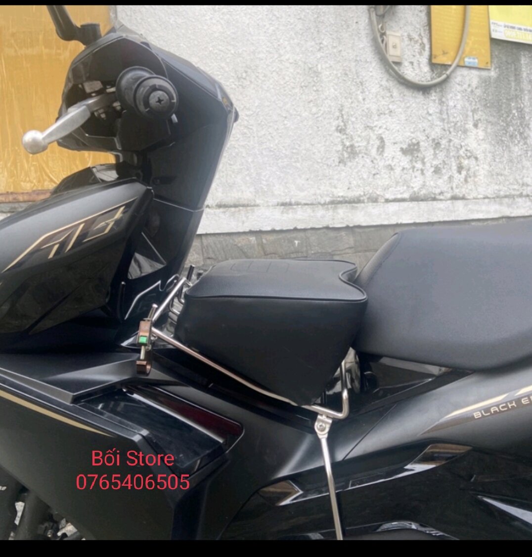 Nệm đi xe cho bé xe AirBlade