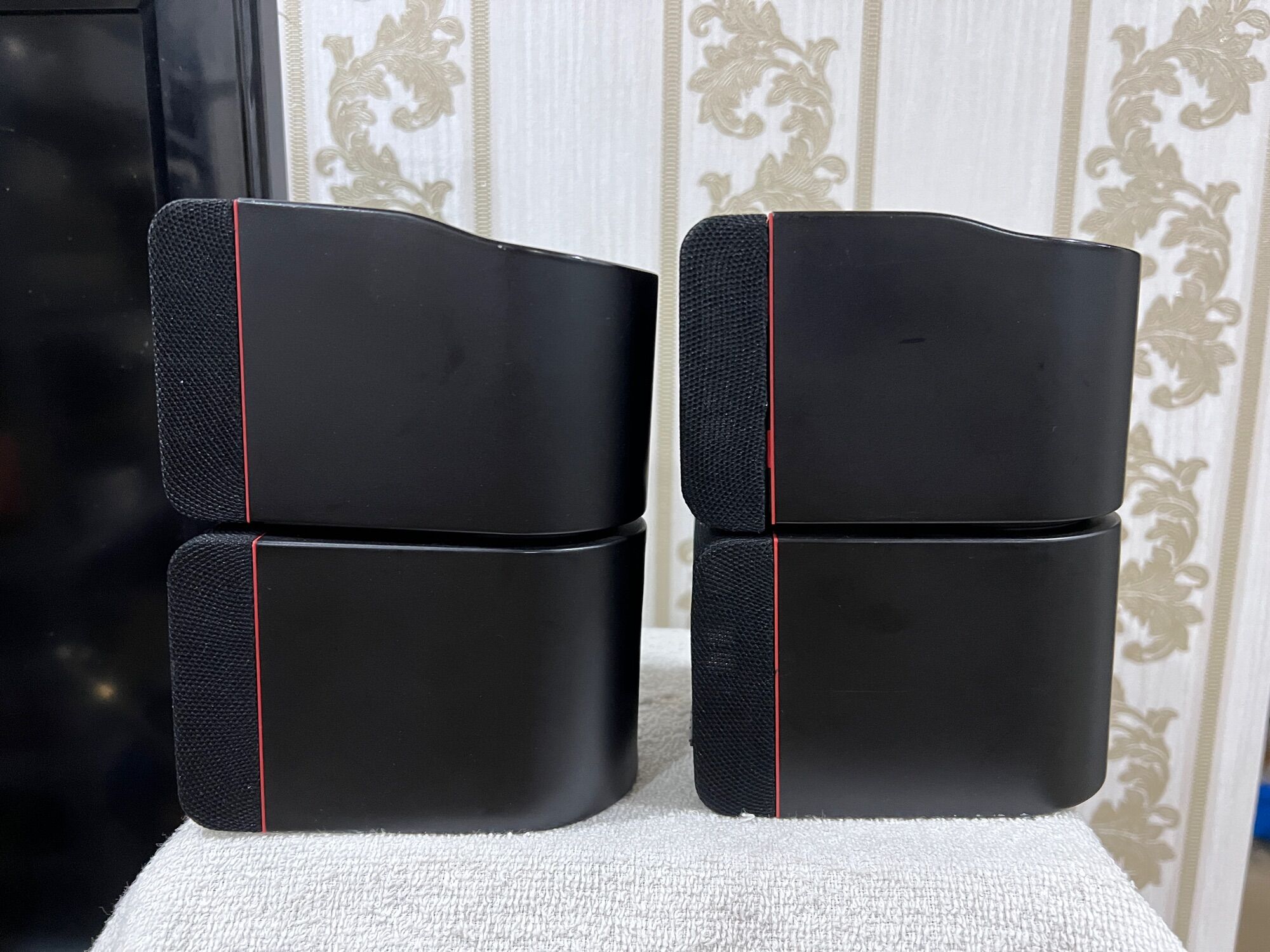 Cặp loa Bose cube hàng đấu giá Nhật