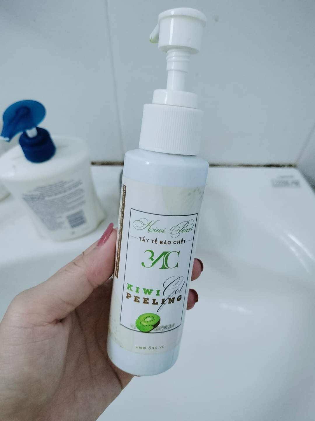 Tẩy tế bào chết kiwi
