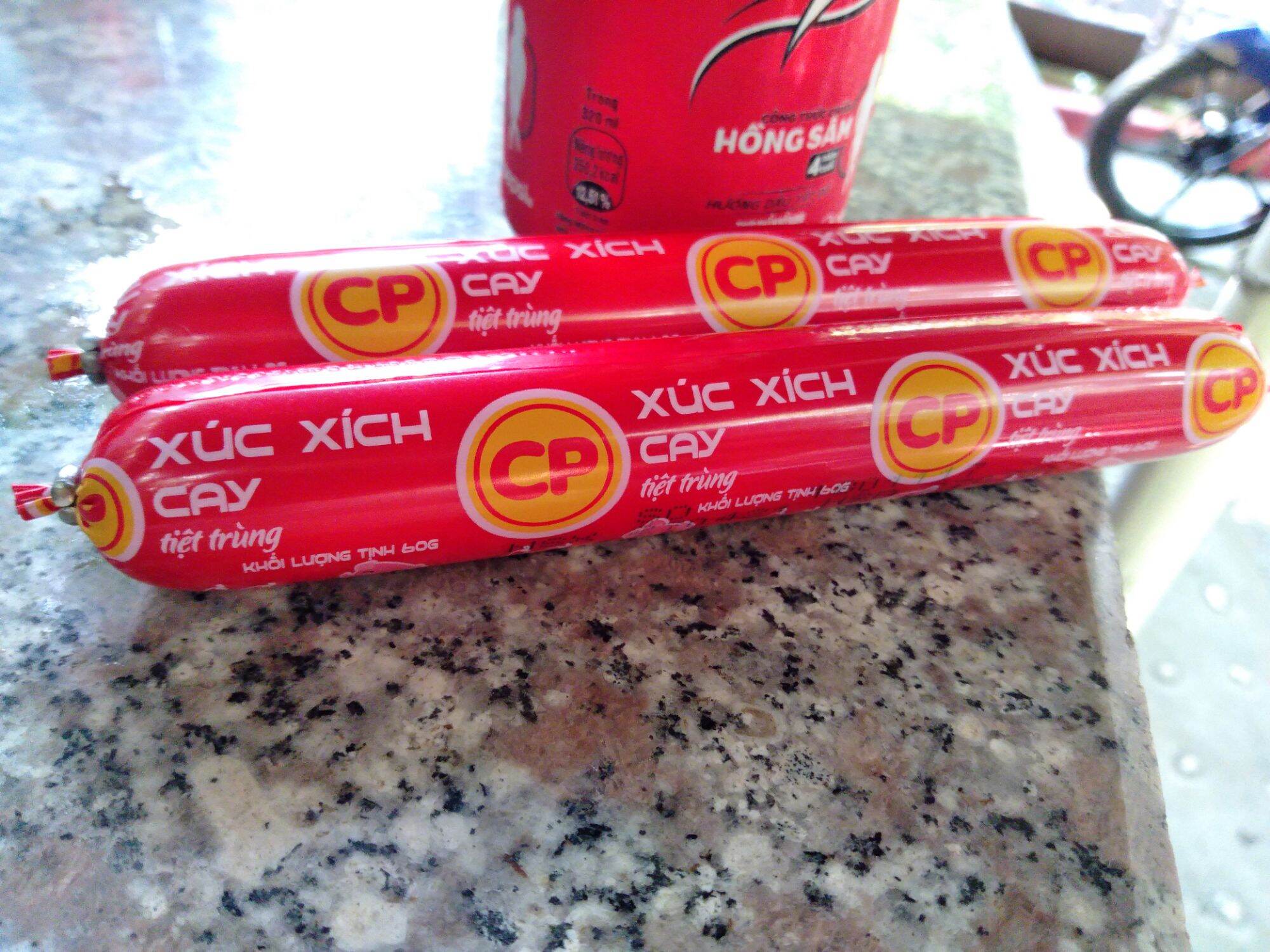 [HCM]Xúc Xích C.P 60g Nhân Xả Ớt ( Combo túi 25 cây )