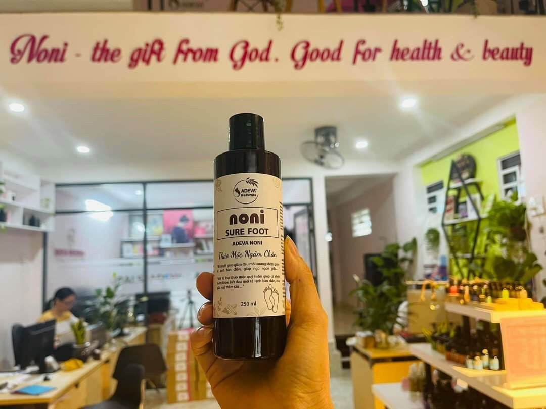 Thảo dược ngâm chân noni 250ml