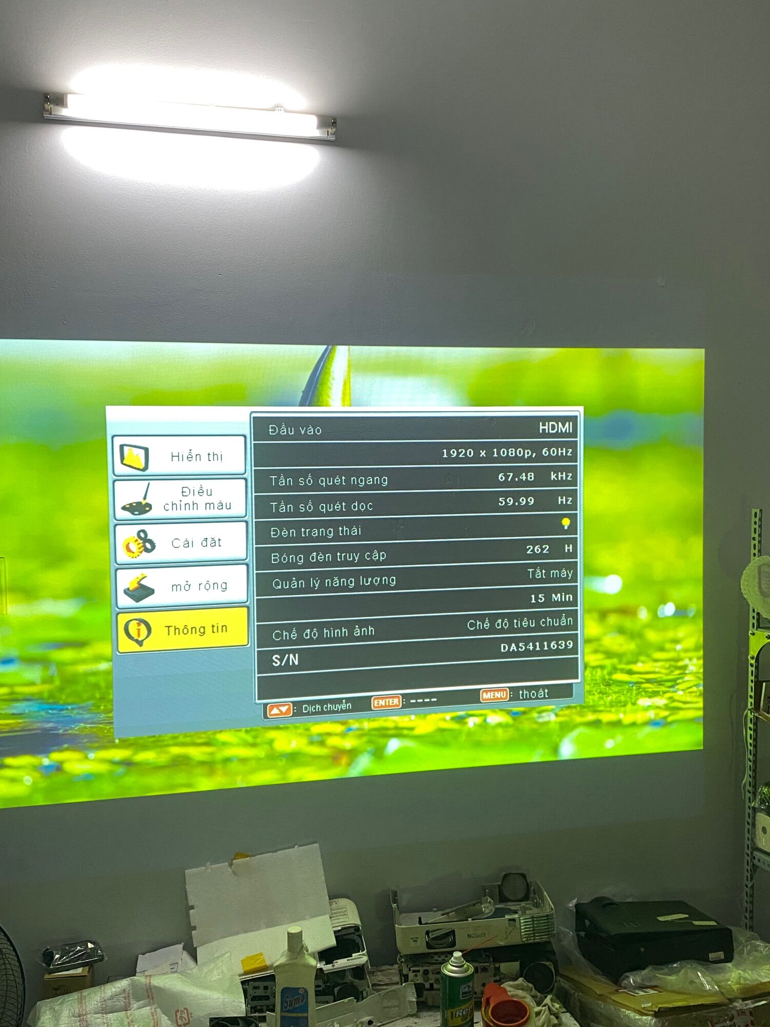 Máy chiếu dạy học Panasonic PT-LB300