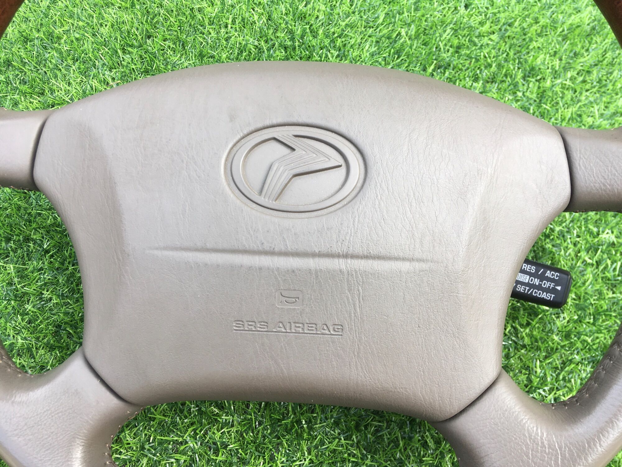 Vô lăng Toyota 4 chấu