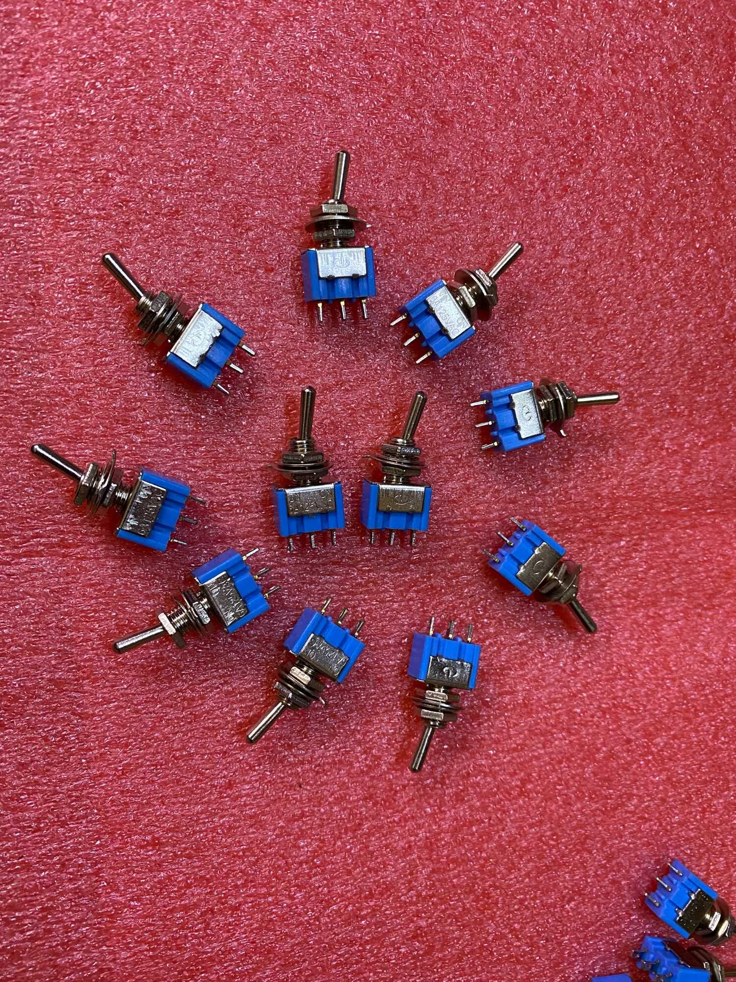 Công tắc ON-OFF-ON -3 chân (10 chiếc )