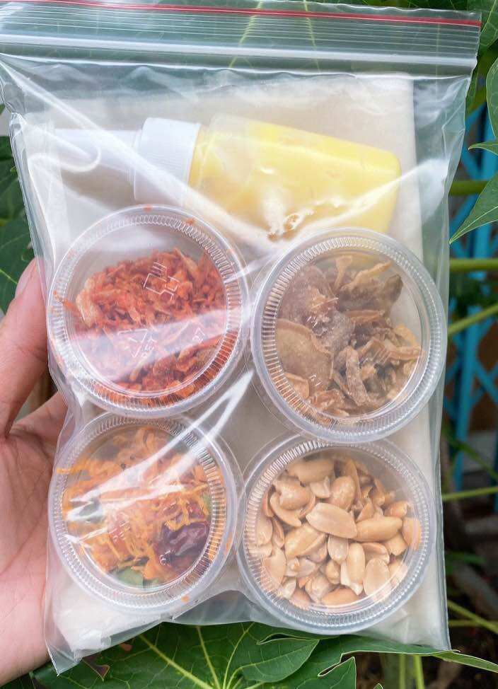 Bánh tráng trộn top mở + mỡ hành