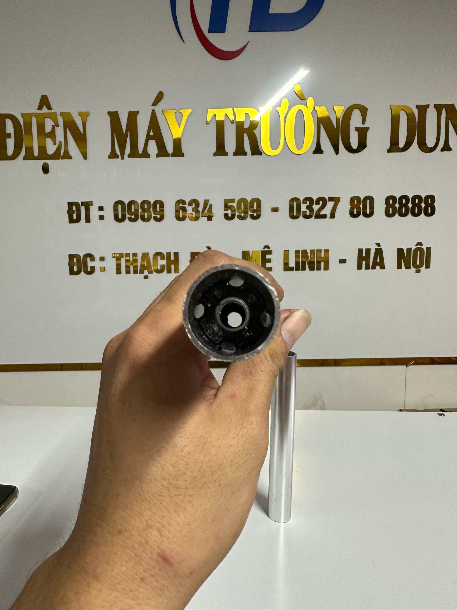 Trục đầm thước. Ống dẫn hướng ty đầm thước