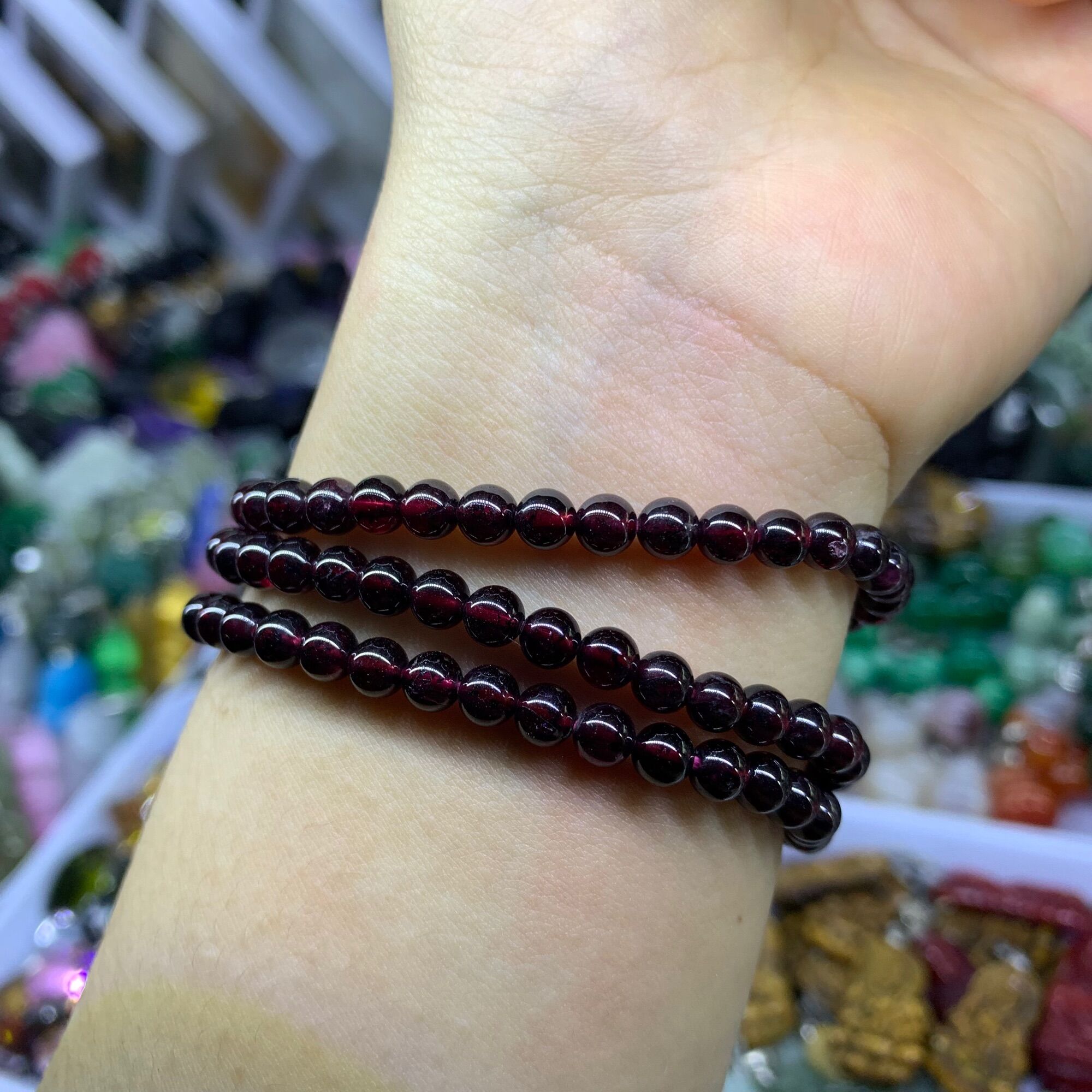 Vòng đeo tay đá ngọc hồng lựu garnet 5li
