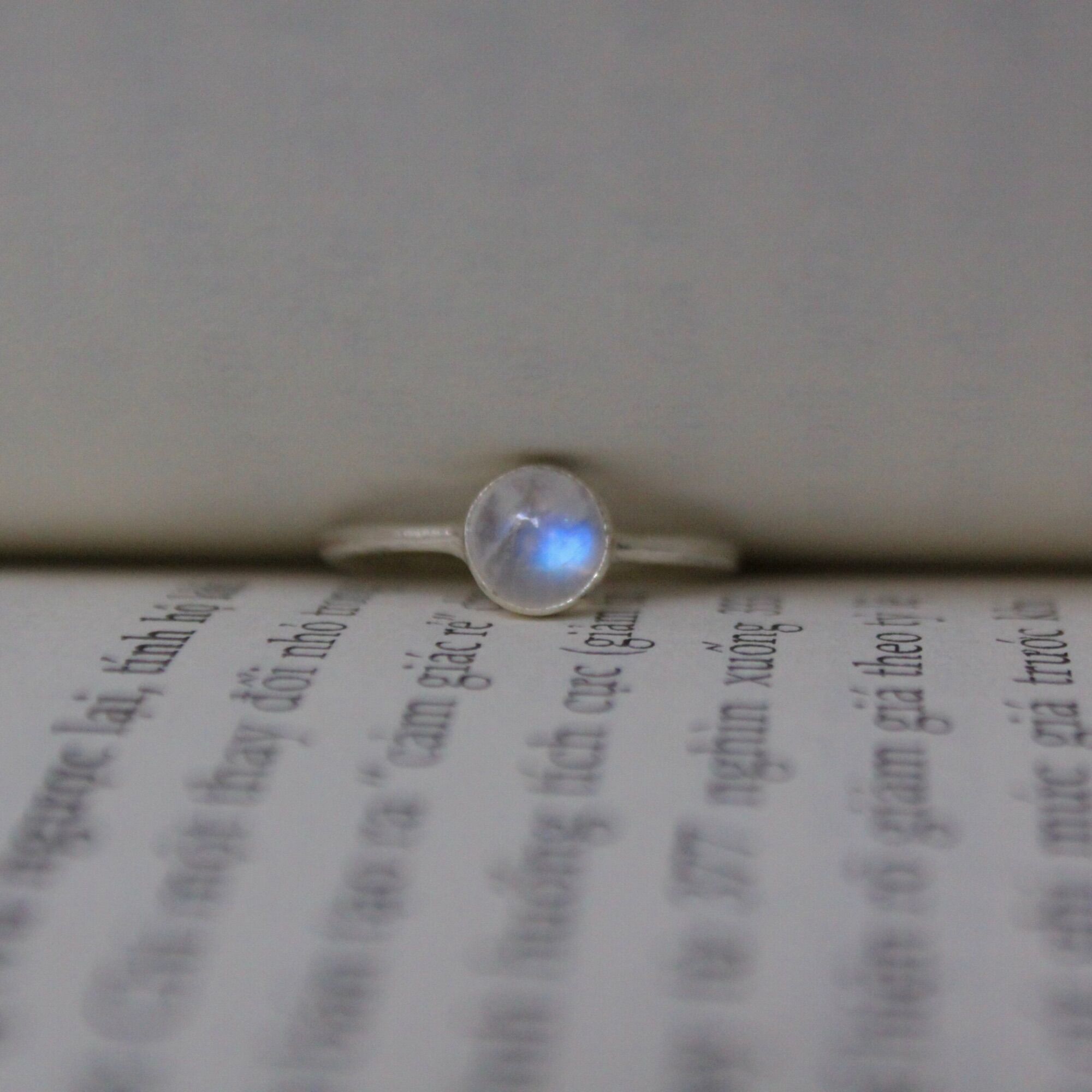 Nhẫn bạc 950 đá Moonstone 5ly - đá mặt trăng thiên nhiên