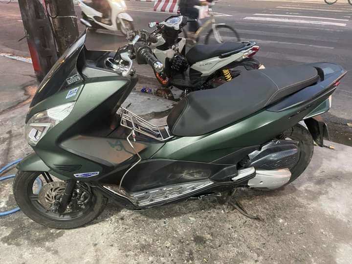 A Má bửng ốp chóa đèn pha trước PCX 125 2015 2016 ( Có bán lẻ từng bên )