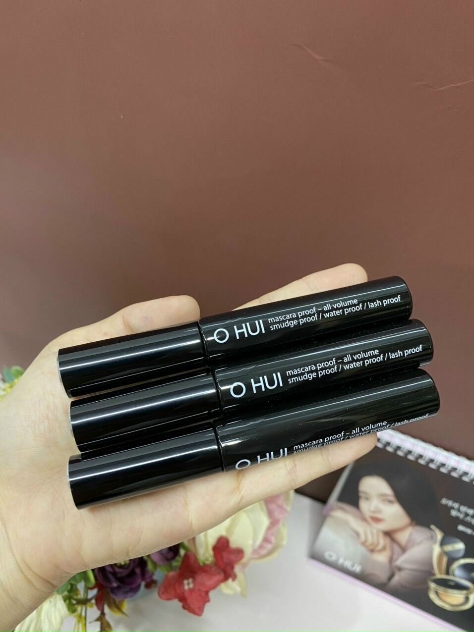 Mascara Ohui làm dài mi, lâu trôi.