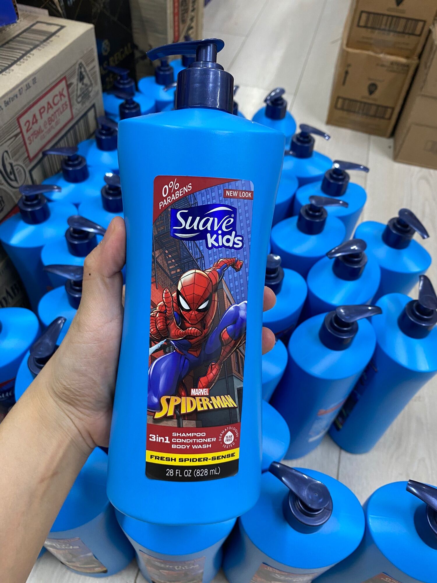 Sữa tắm gội cho bé Suave Kids Spiderman 3in1 Spider - 828ml