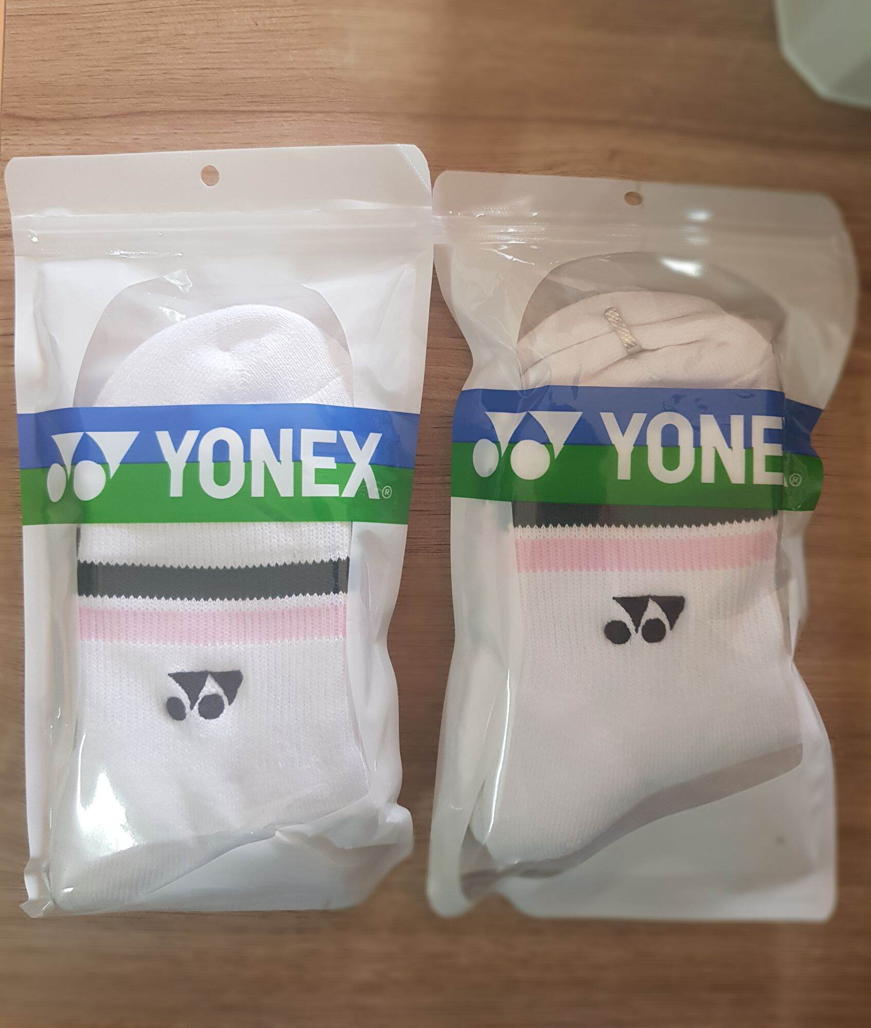 Tất/ vớ Yonex Xịn trắng viền hồng cổ trung 22 25 cm