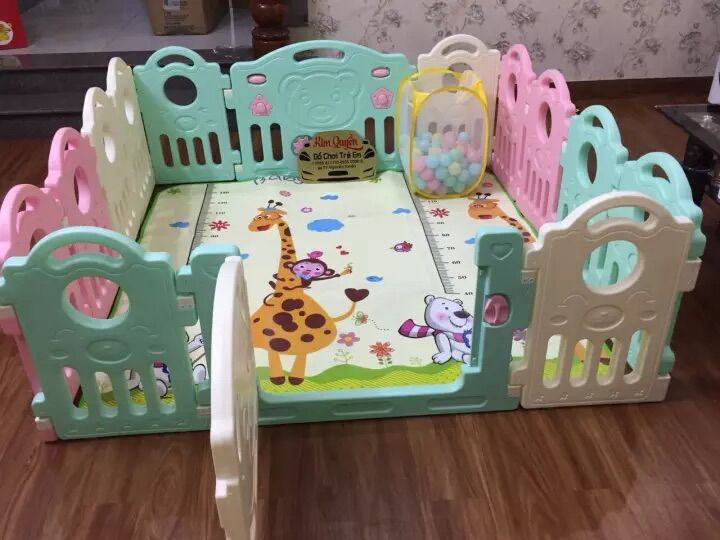 Quây cũi nhựa 3d 12 miếng cho bé kèm thảm và bóng