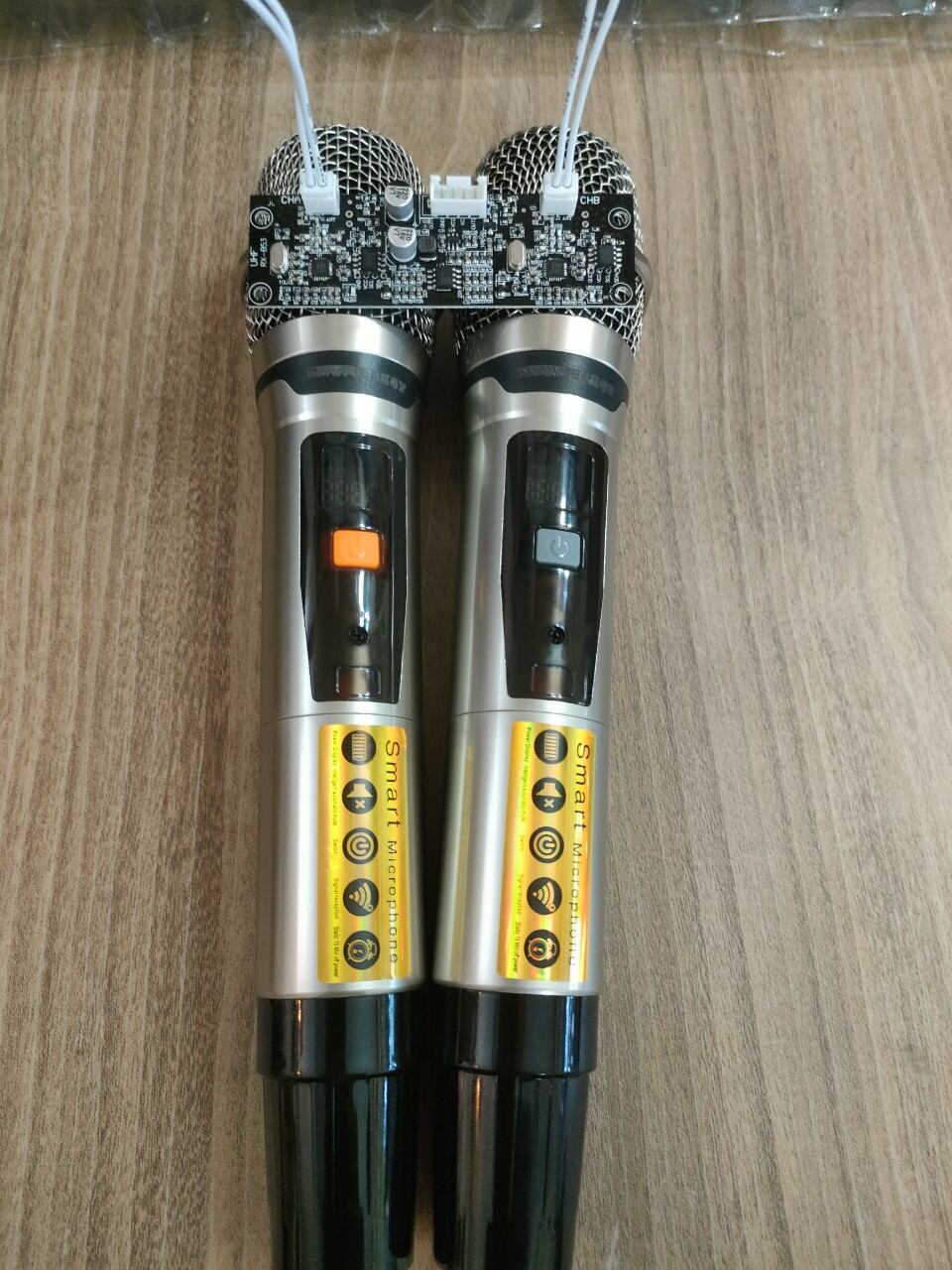 Micro Loa Kéo UGX8 Nhập Khẩu