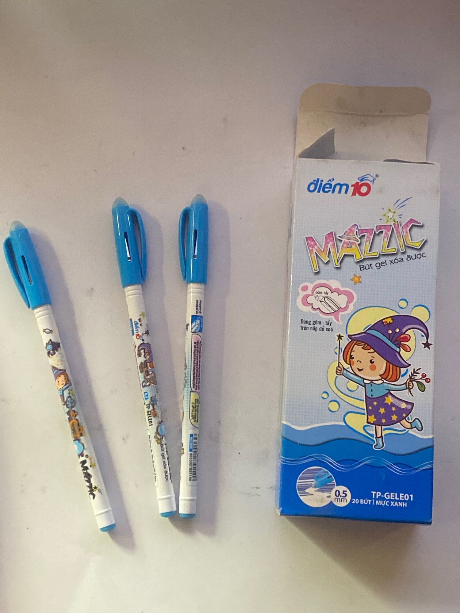20 cây bút gel xanh có gôm tẩy xoá mực mazzic thiên long