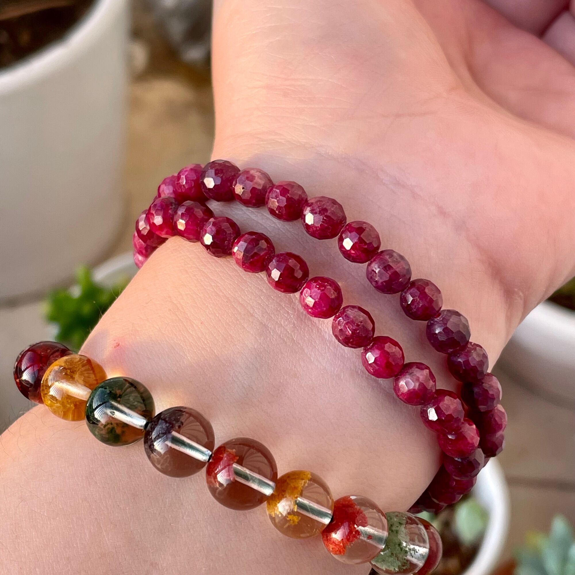 Vòng tay Ruby Nam Phi màu đỏ mận giác ánh đẹp