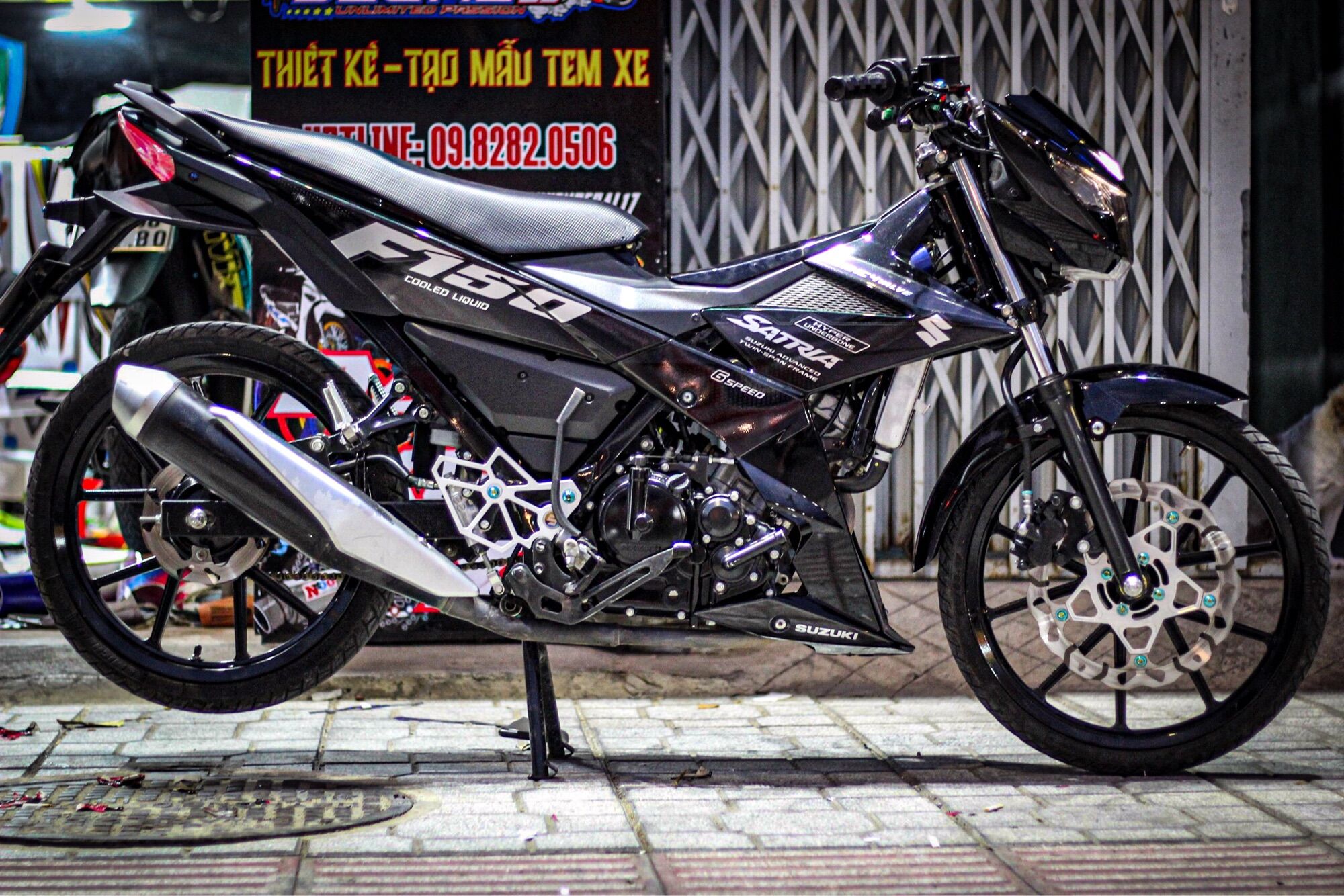 Tem xe satria full đen F150