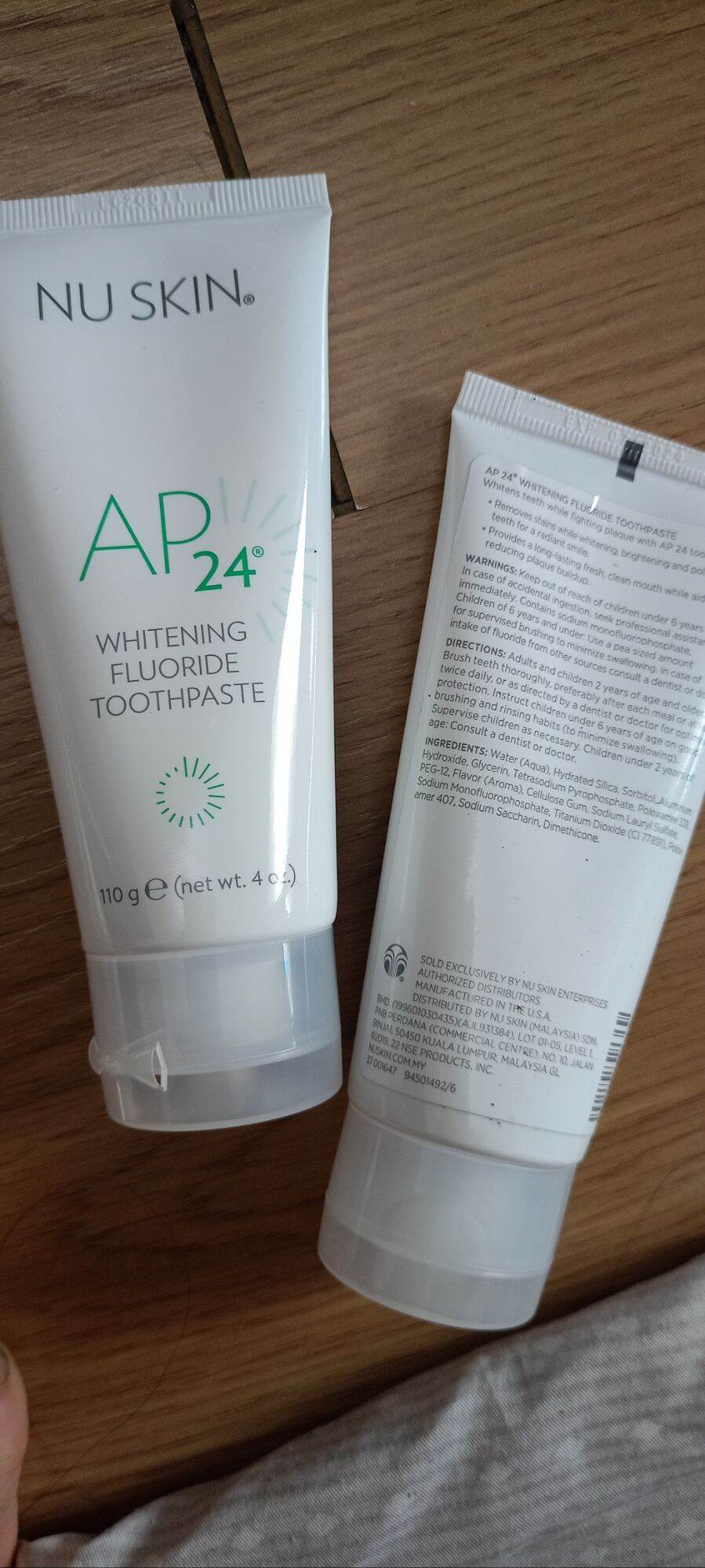 kem đánh răng AP24