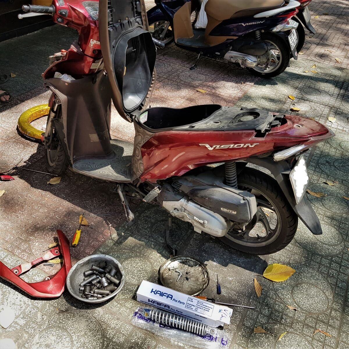 Phuộc sau Vision ( 2012 - 2019 ) hiệu KAIFA ( 1 cây ) 31cm