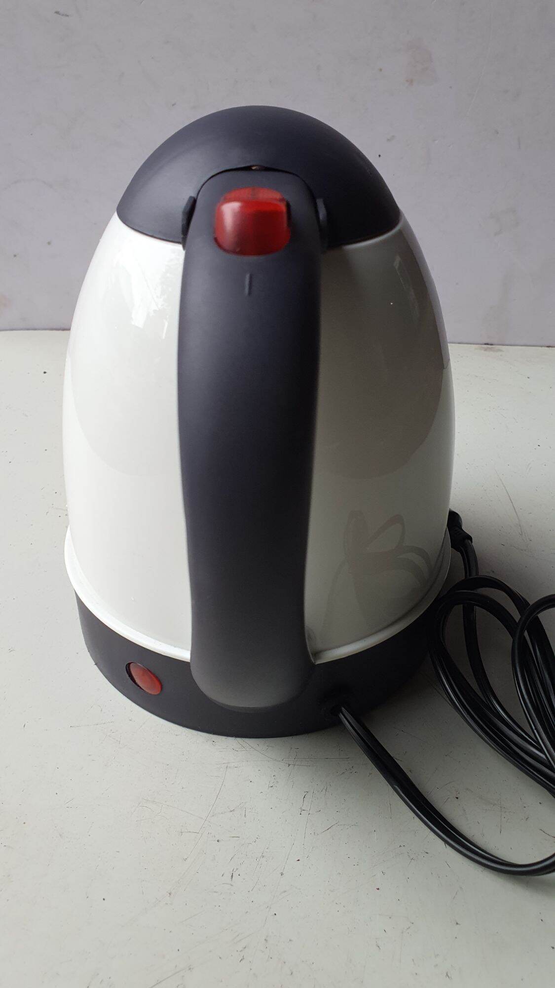 ẤM ĐUN NƯỚC SIÊU TỐC TRÊN Ô TÔ ( giá 1 cái)