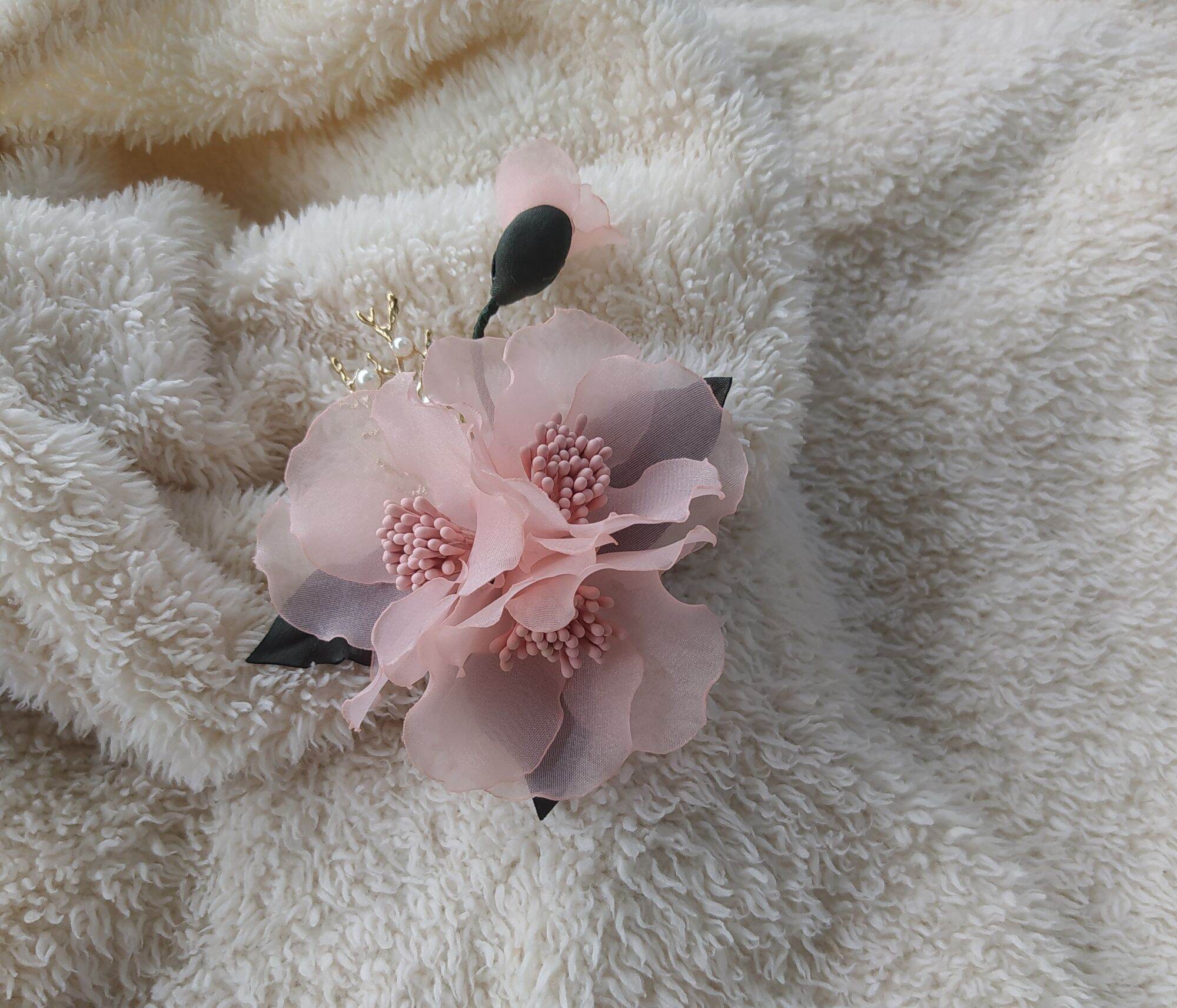 Hoa cài áo handmade Canto màu hồng