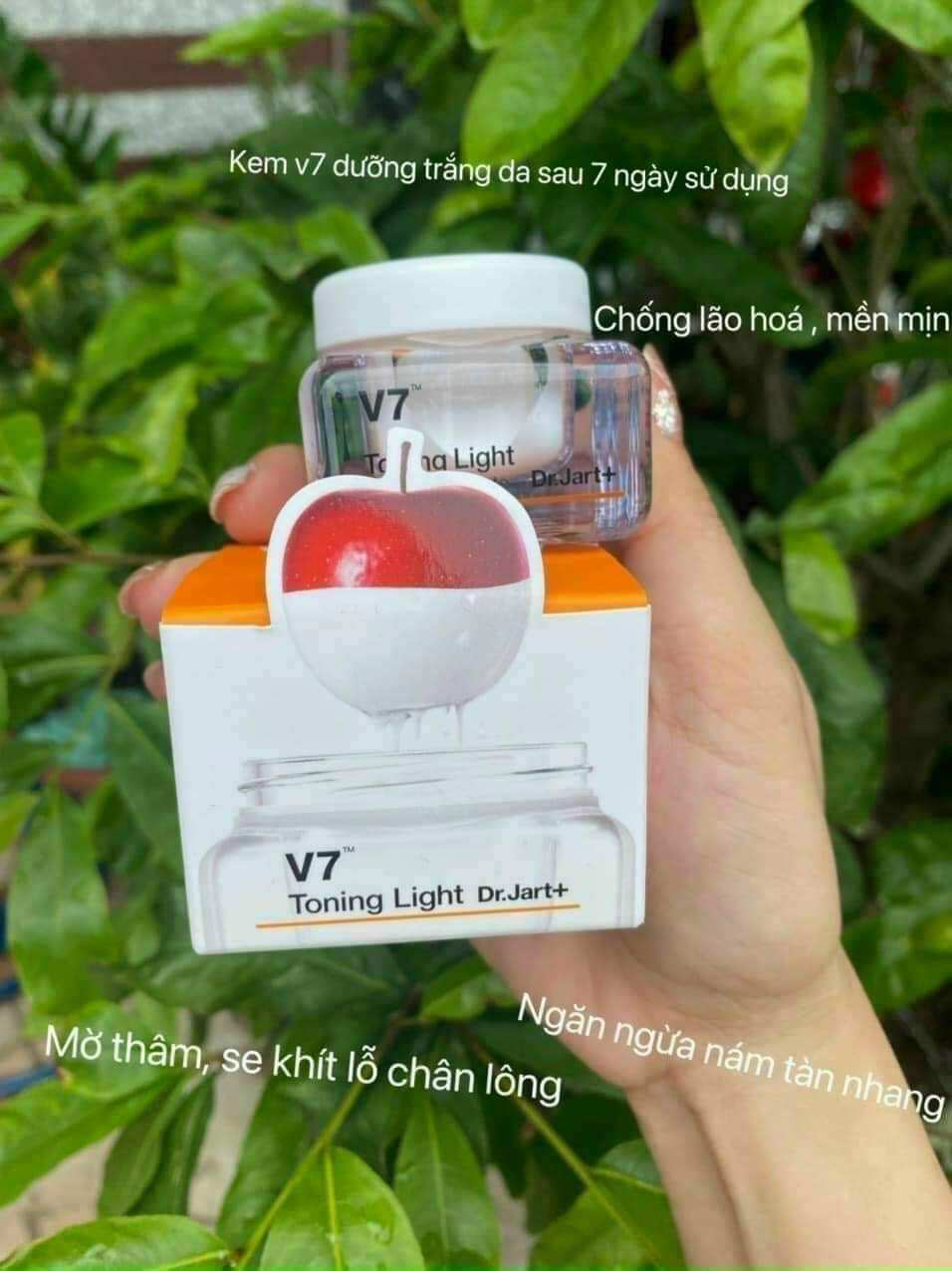 kem V7 toning light mini Hàn Quốc