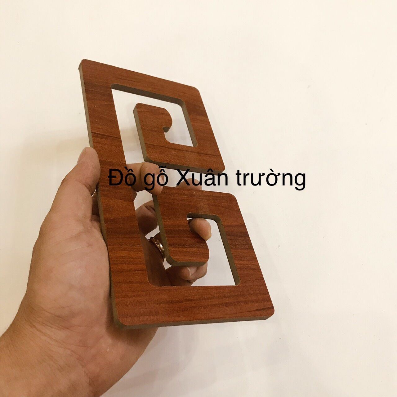 Trang trí viền ban thờ. Kích thước 20x10cm( màu cánh gián)