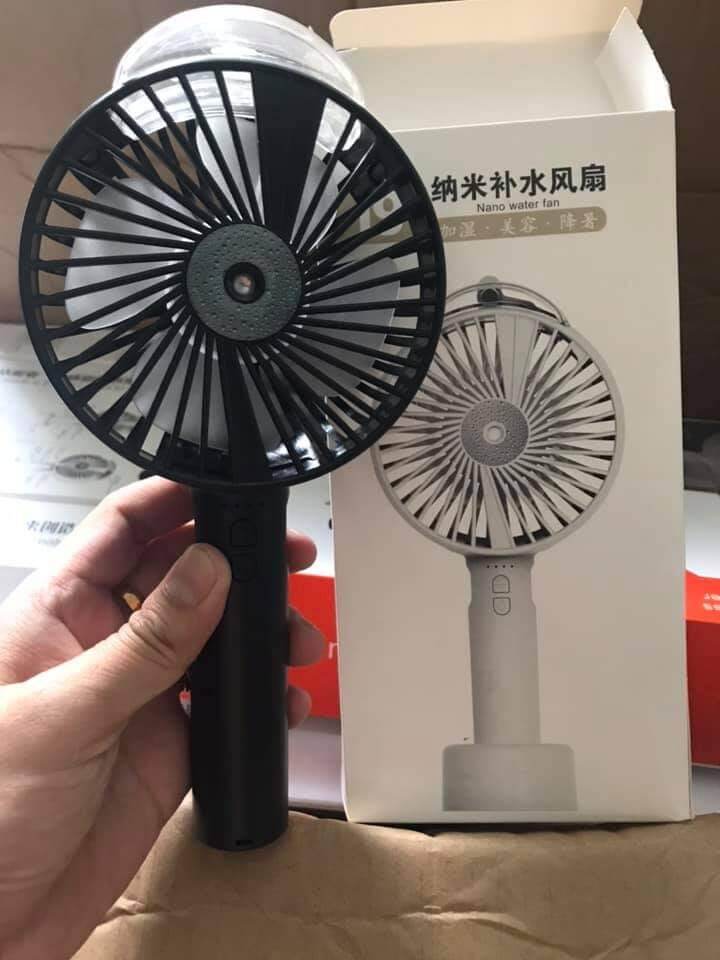 Quạt mini cầm tay phun sương