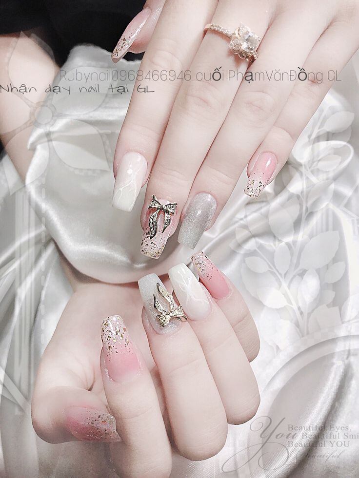 Nail box Tay tông hồng đính charm nơ xinh xắn