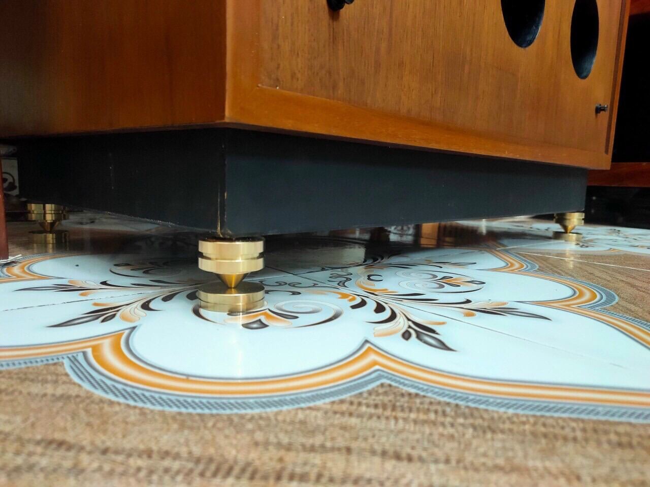 Chân đinh. Chân chống rung loa ,kệ bằng đồng cao cấp 40mm- giá 1 chân 1 chén. 