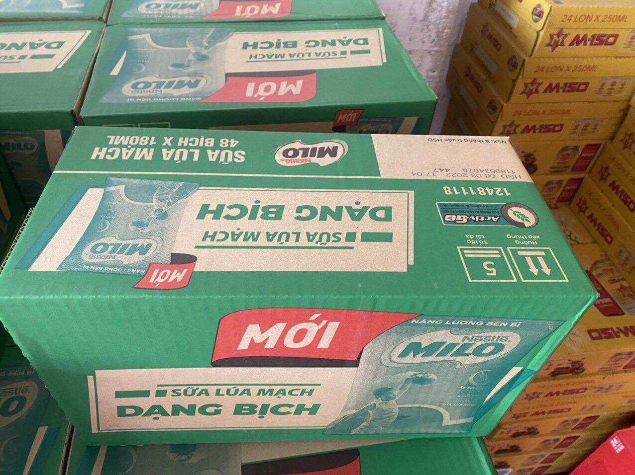 Thùng Milo lúa mạch  ít đường  48 bịch  180ml